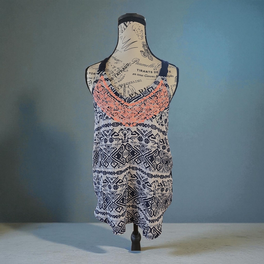 Xhilaration Navy and Coral‎ Patterned Top